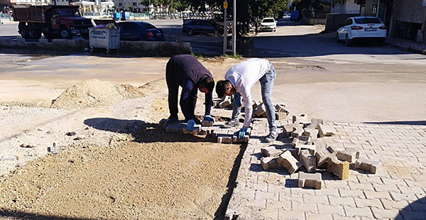 Esenlik ve Saraykent Mahallesi’nde parke onarım çalışmaları