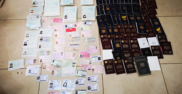 Suriyelilere sahte pasaport ve kimlik düzenleyen matbaaya baskın
