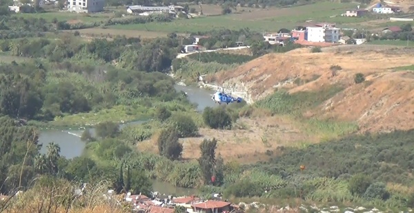 Helikopterle Asi Nehri’nden alınan suyla yangını söndürüldü