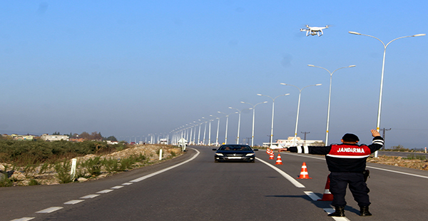 Jandarmadan "drone" ile trafik denetimi