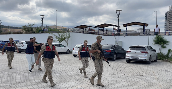 BİR KİŞİNİN ÖLÜ BULUNMASIYLA İLGİLİ YAKALANAN ZANLI TUTUKLANDI