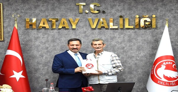 HATAY VALİSİ AHİLİK KAFTANINI GİYDİ