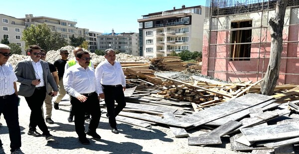 AKDAŞ MASATLI’YA BRİFİNG VERDİ:“ANTAKYA’MIZI AYAĞA KALDIRIYORUZ”