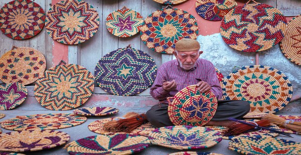 BUĞDAY SAPLARINI 65 YILDIR SANATA DÖNÜŞTÜRÜYOR