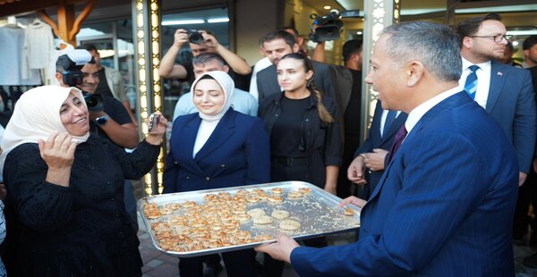 BAKAN YERLİKAYA, HATAY’DA ZİYARETLERDE BULUNDU