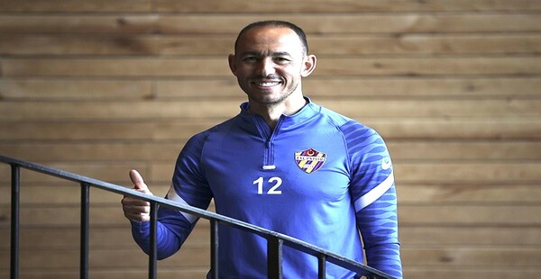 RIZA ÇALIMBAY’IN “STAR” YARDIMCISI: UMUT BULUT