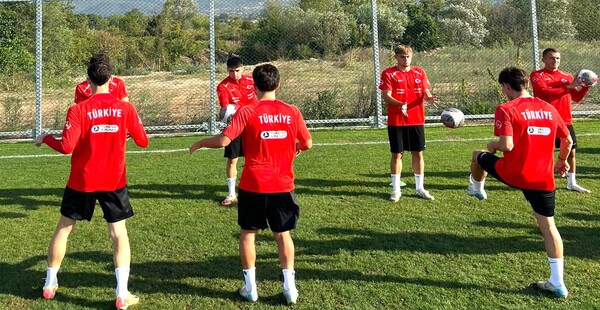 U-19 RİVA’YAKAMP KURDU