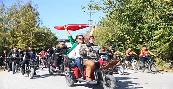 HATAY’DA ÖĞRENCİLER TUSAŞ’A YAPILAN TERÖR SALDIRISINI PEDAL ÇEVİREREK KINADI