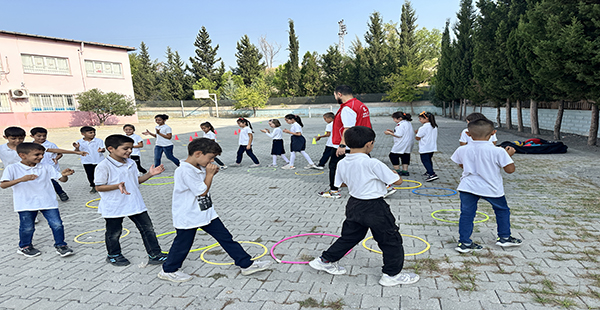 DÖRTYOL’DA GENÇLİK MERKEZİ ÜYELERİ ÖĞRENCİLERLE BİR ARAYA GELDİ