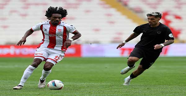 HATAYSPOR SİVASSPOR’A MAĞLUP OLDU 3-2