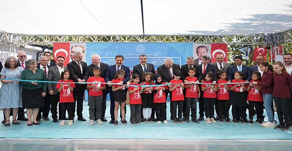 BAKAN TEKİN, HATAY’DA OKUL AÇILIŞI GERÇEKLEŞTİRDİ 