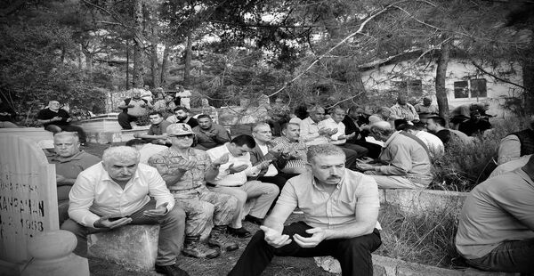 BAŞKAN GÜL MUHTARINI YALNIZ BIRAKMADI