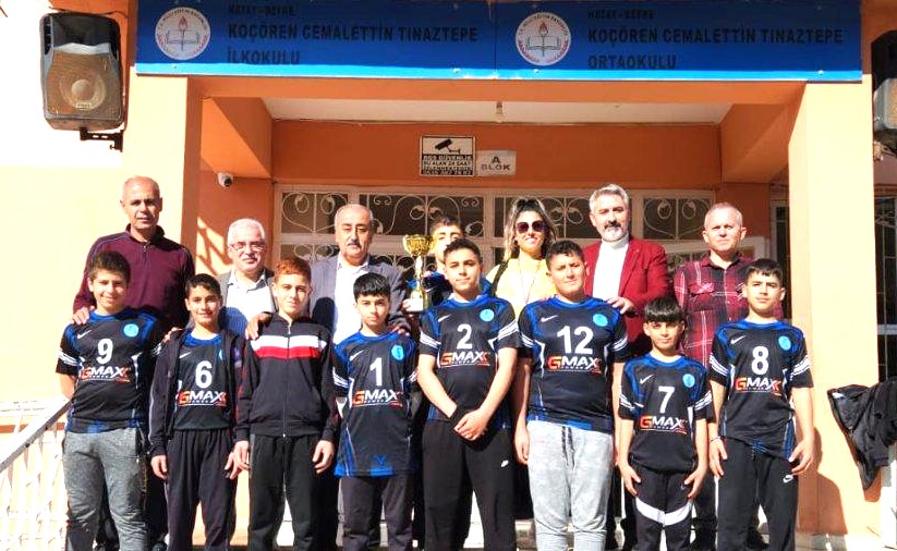 GÜLİSTAN YILDIZLAR ERKEK VOLEYBOL ŞAMPİYONLARINI TEBRİK ETTİ