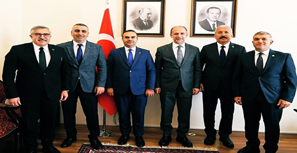 HATAY’IN VEKİLLERİNDEN BAKAN KAÇIR’A ZİYARET