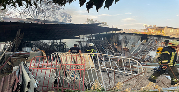 HURDACI DÜKKANINDA ÇIKAN YANGIN SÖNDÜRÜLDÜ