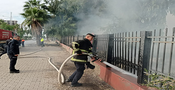 İSKENDERUN’DA OTLUK ALANDA ÇIKAN YANGIN SÖNDÜRÜLDÜ