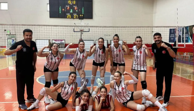 HATAY KADIN VOLEYBOL TAKIMI’NDAN 3-0’LIK NET GALİBİYET