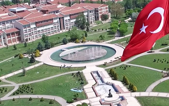 EN ÇOK ÜNİVERSİTELİ OLAN 3 İL: ANKARA, İSTANBUL, İZMİR