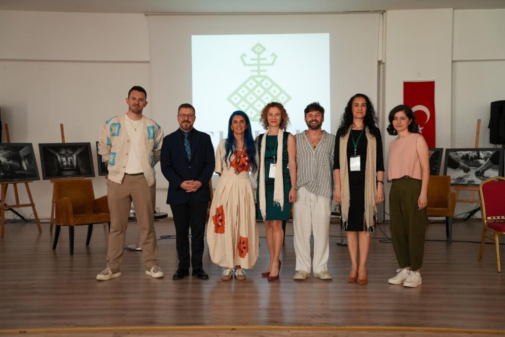 “BARIŞ İPEĞİNİN KETEN VE KENDİRLE YOLCULUĞU” PROJESİNİN KAPANIŞ TÖRENİ YAPILDI