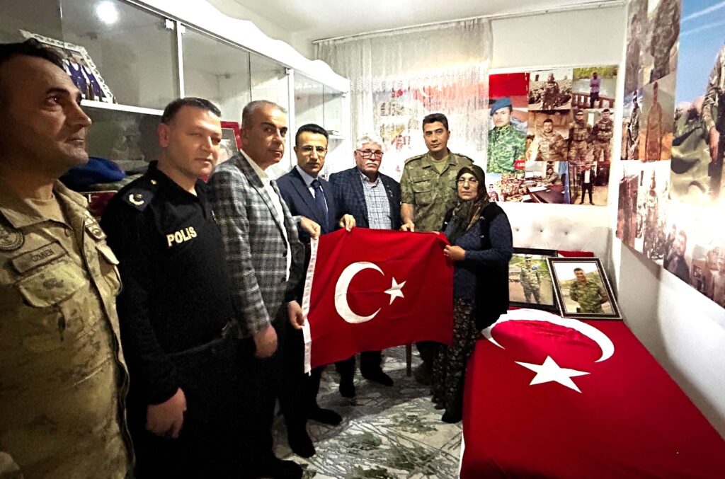 KIRIKHAN PROTOKOLÜ ŞEHİT AİLESİNİ ZİYARET ETTİ