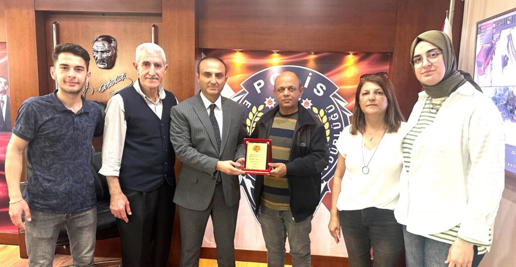 İSKENDERUN İŞİTME ENGELLİLER DERNEĞİNDEN, İLÇE EMNİYET MÜDÜRÜ GÜNEŞ’E ZİYARET