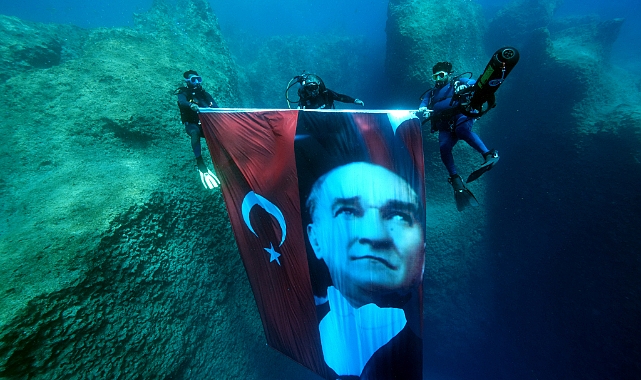 19 MAYIS ATATÜRK’Ü ANMA, GENÇLİK VE SPOR BAYRAMI SU ALTINDA KUTLANDI