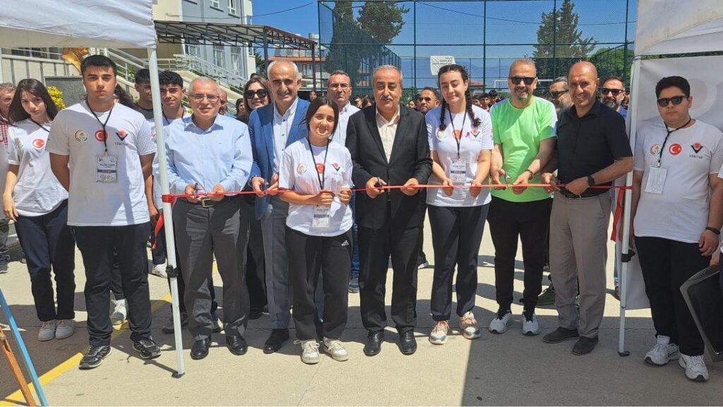 GÜLİSTAN: BİLİMSEL ÇALIŞMALAR AYDINLIK GELECEĞİMİZ İÇİN ÇOK ÖNEMLİDİR