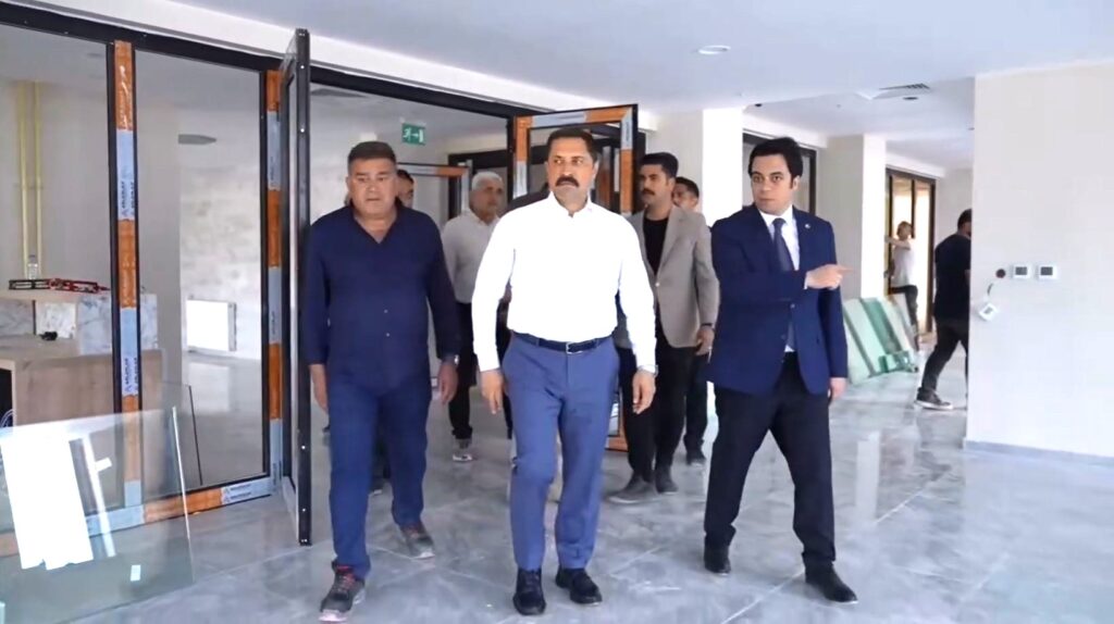 SAMANDAĞ HÜKÜMET KONAĞI’NDA SONA YAKLAŞILDI