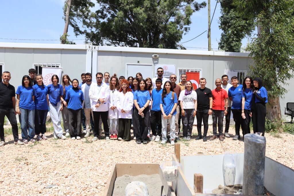 ÖĞRENCİLERE ARKEOLOJİK ESERLERİN RESTORASYON SÜRECİ ANLATILDI