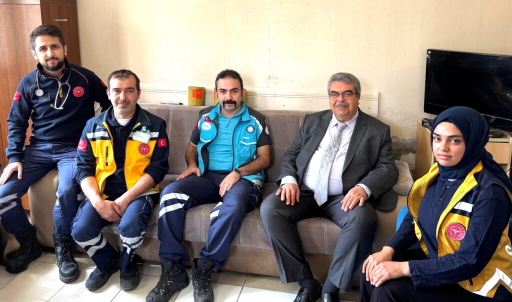 İL MÜDÜRÜ SÖNMEZ SAĞLIK TESİSLERİNİ İNCELEDİ