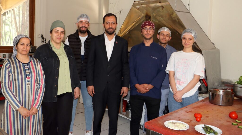 YAYLADAĞI’NDA GASTRONOMİ ATILIMI; “GENÇLERE İŞ, İLÇEYE TAT”