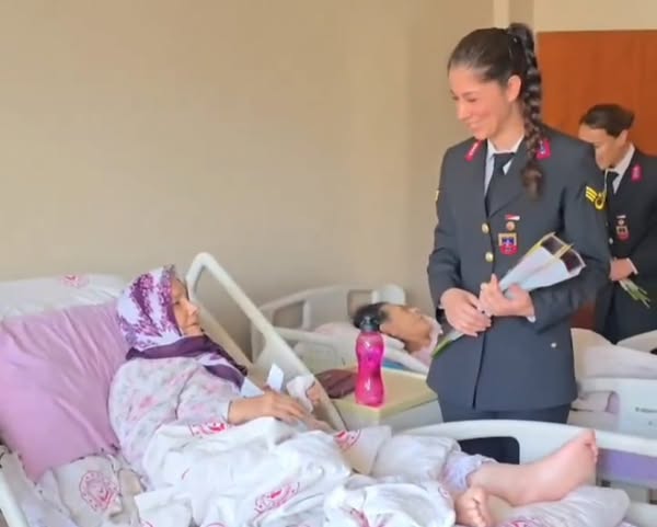 JANDARMA ‘ANNELER GÜNÜ’NDE ONLARI UNUTMADI