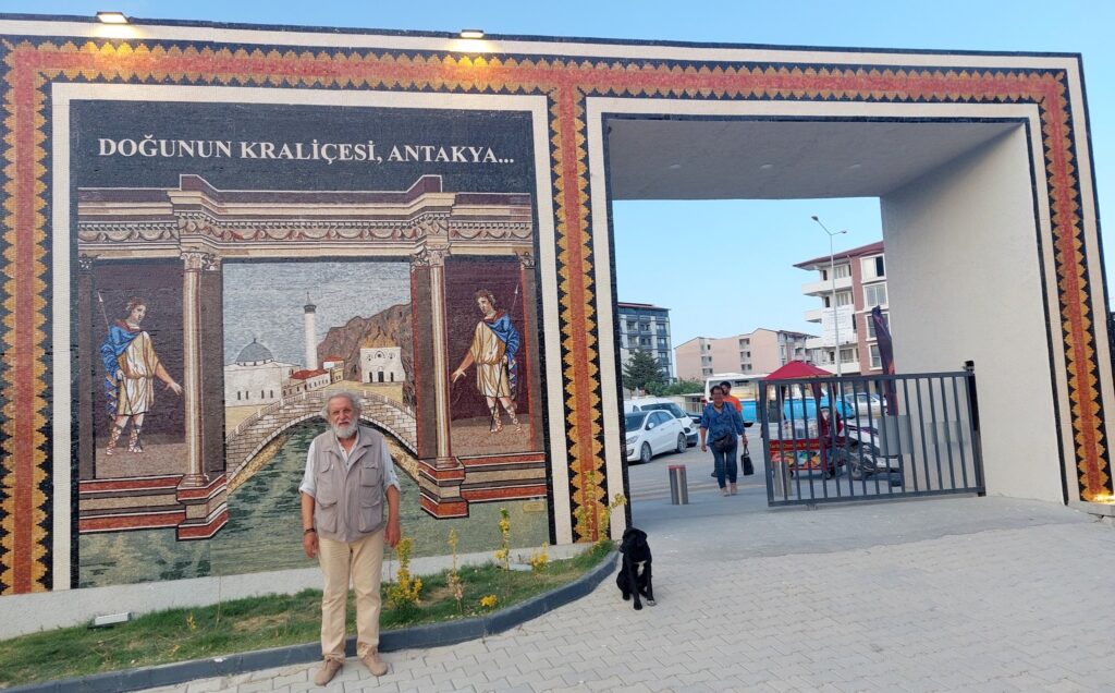 ANTAKYA’NIN KÜLTÜR HAZİNESİ 30 BİN PARÇA MOZAİKLE DUVARA RESMEDİLDİ