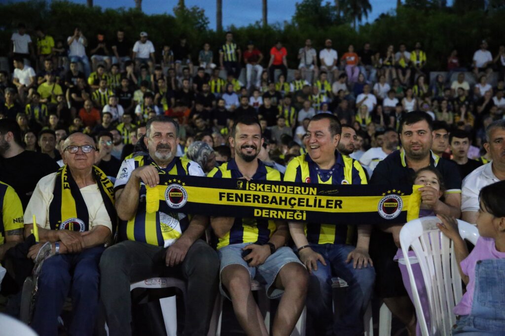 FENERBAHÇE’NİN AVRUPA ŞAMPİYONLUĞU HATAY’DA DEV EKRANLARDAN İZLENDİ