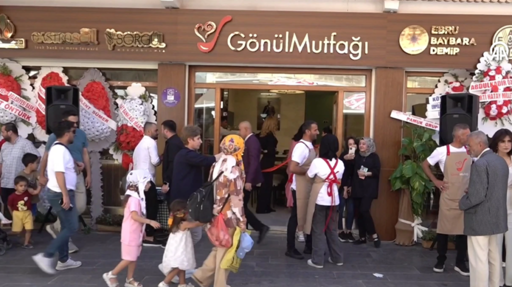 MARDİN’DE GELİRİYLE HATAY’A GÖNÜL KÖPRÜSÜ KURACAK RESTORAN AÇILDI