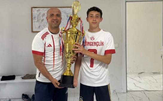 BABA OĞUL, ARSUZ ALTIN GENÇLİK’TE ŞAMPİYONLUK KUPASINDA BULUŞTU