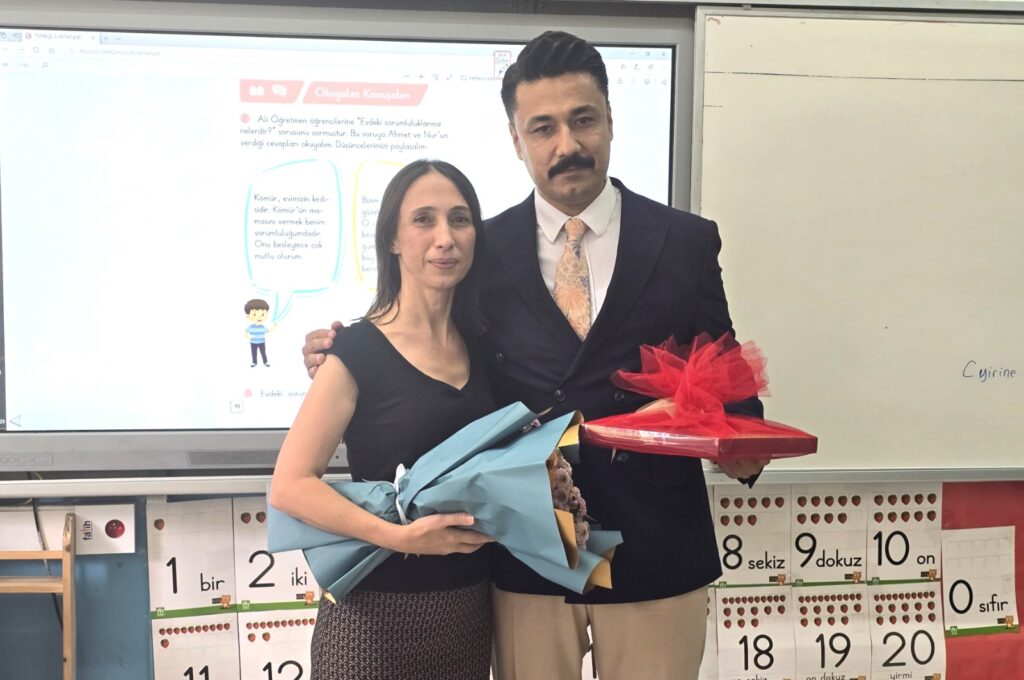 ALTINÖZÜ KAYMAKAMI SERT’TEN İLKOKUL ÖĞRETMENİNE ZİYARET