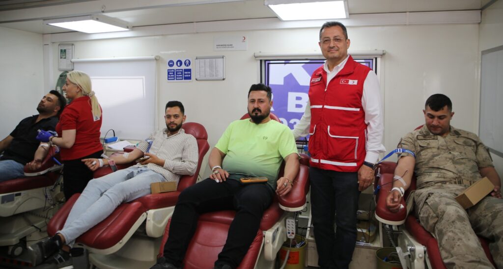 DEFNE’DE KAN BAĞIŞI ETKİNLİĞİ DÜZENLENDİ
