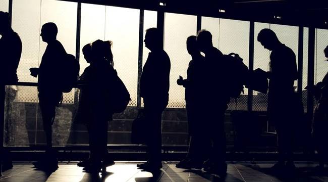 İŞSİZLİKTE DÜŞÜŞ SÜRÜYOR