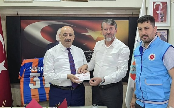 UĞUR FIRAT’TAN ANLAMLI KURBAN BAĞIŞI