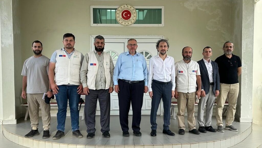 ÇALIŞKAN BAYRAM SEVİNCİNİ AFRİKA’YA TAŞIDI