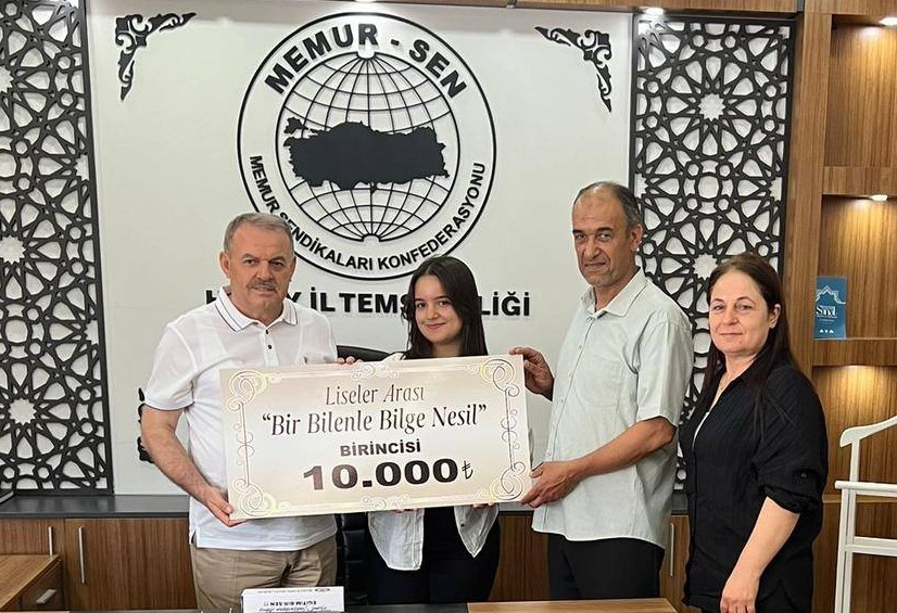 BAŞKAN BAYRAKDAR BAŞARILI ÖĞRENCİLERİ AĞIRLADI