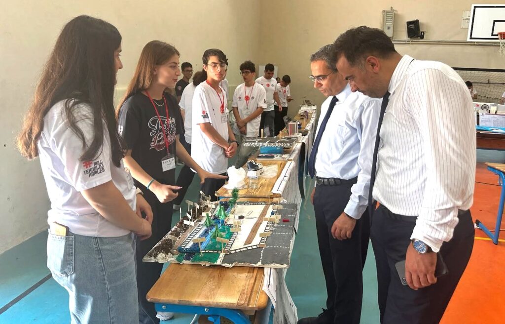 HATAY FEN LİSESİ BİLİM FUARINA DAMGA VURDU