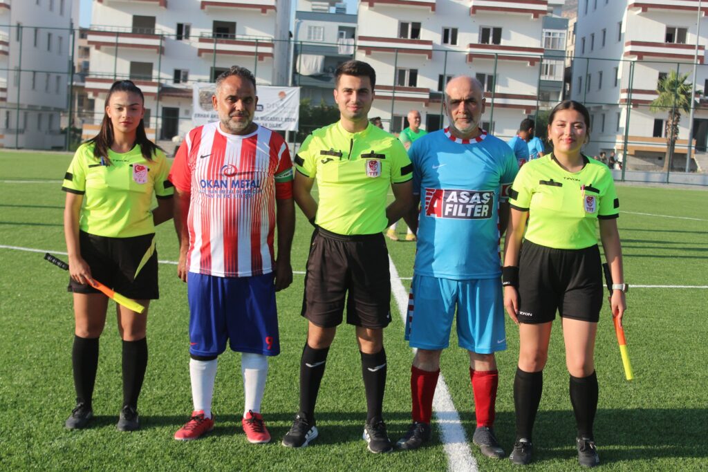 ERHAN AKSAY TURNUVASINA BAYAN HAKEMLER RENK KATTI