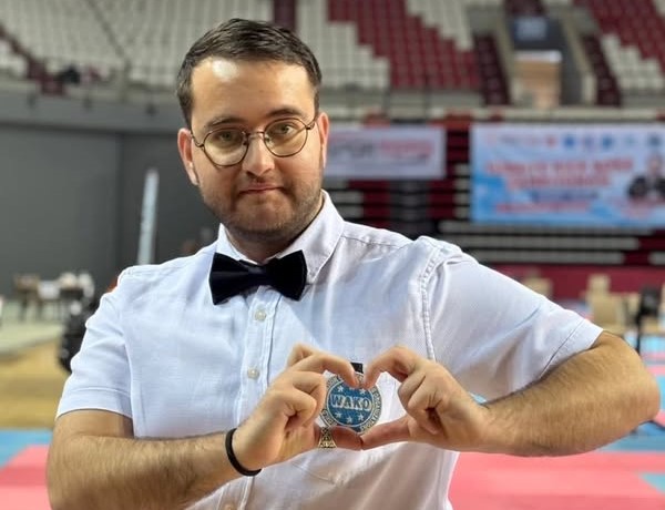 O ARTIK ULUSLARARASI ARENADA!