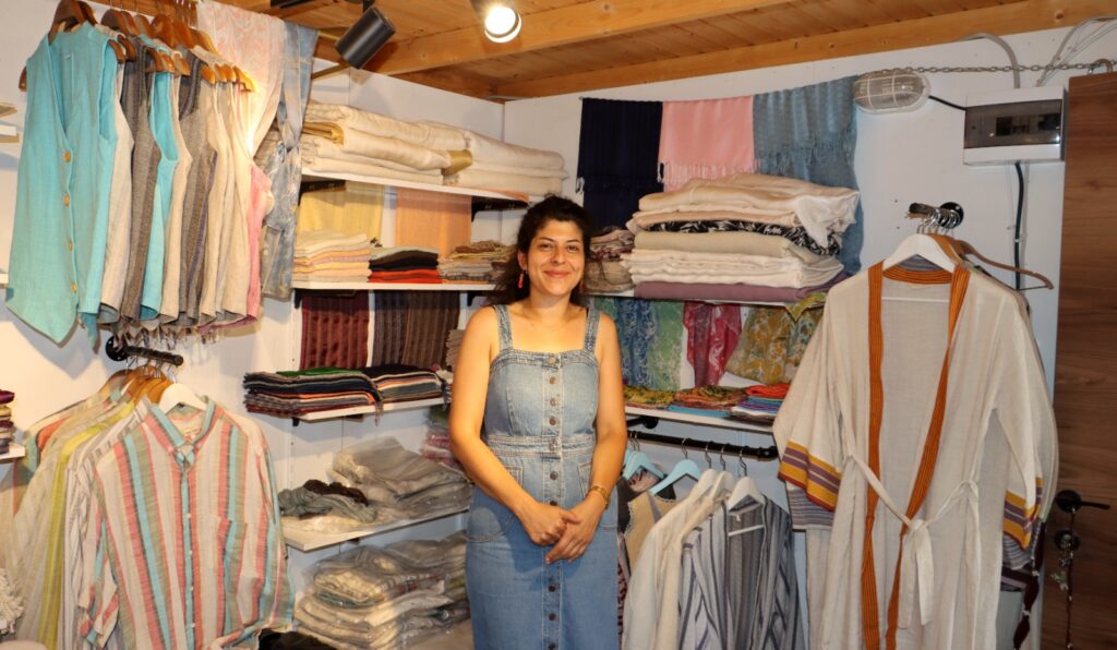 BİR USTANIN ARDINDAN: REFİK İPEKÇİLİK’TE BAYRAK KIZI YASEMİN’DE
