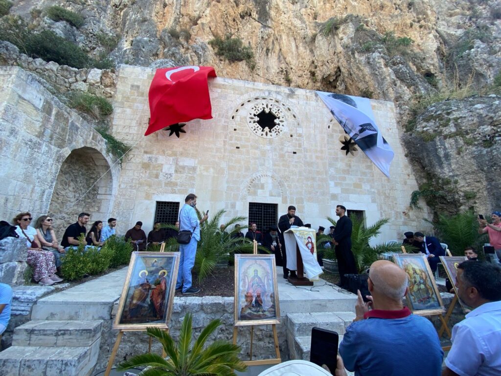 HATAY’DA AZİZ PETRUS VE PAVLUS BAYRAMI KUTLANDI