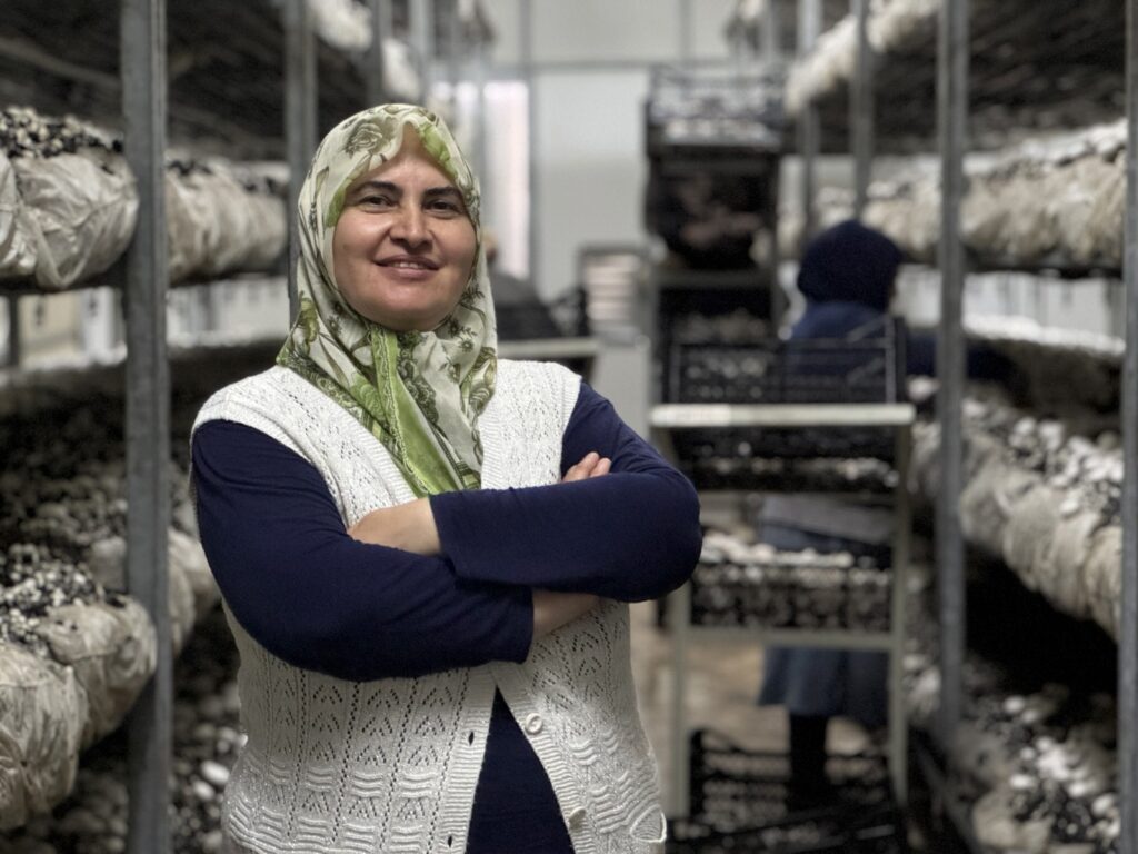 GIDA MÜHENDİSİ OĞLUNUN GİRİŞİMİYLE 53 YAŞINDA MANTAR ÜRETİCİSİ OLDU