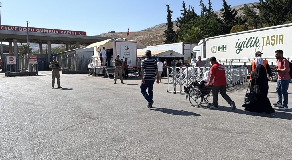 OKULLARIN KAPANMASIYLA TÜRKİYE’DEKİ SURİYELİLERİN ÜLKELERİNE DÖNÜŞLERİ YOĞUNLAŞTI