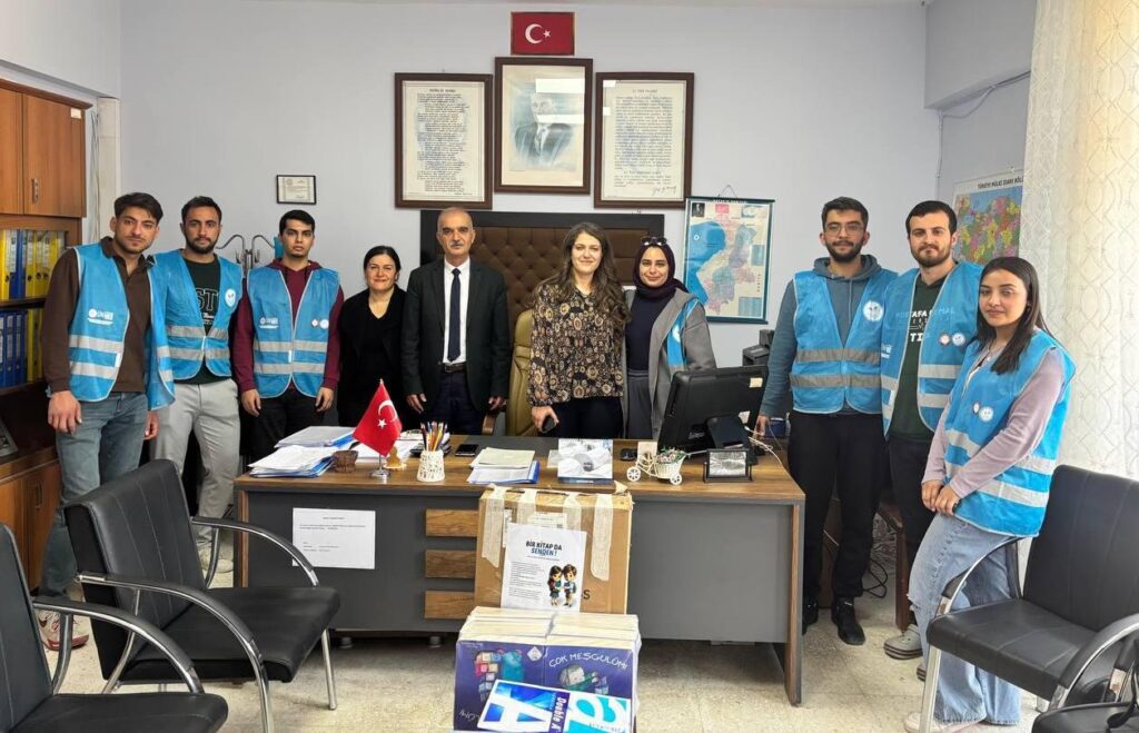 HMKÜ’DEN ÖĞRENCİLERE 15 BİN KİTAP